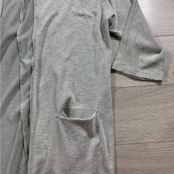 Donni Anthropologie Slouchy Gray Cardigan - Picture 5 of 10